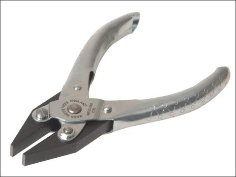 Maun Flat Nose Plier Smooth Jaw 140mm (5 1/2 in)