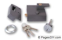Yale No.2 PB Cyl - Brass Lux Case - B-X2-BLX-PB-40