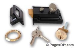 Yale 99Z Brass Cyl - Black Case