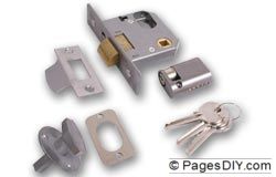 Union 2332 Oval Cylinder Nightlatch Satin Chrome Face - J-2332-SC-65